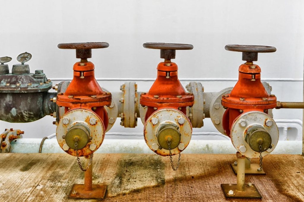 Golpe de ariete: Causas, efectos y cómo mitigarlo con bombas Grundfos 3 GOLPE DE ARIETE CAUSAS INGENIERÍA DE APLICACIONES DE BOMBEO